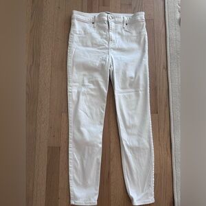 Abercrombie & Fitch White Skinny Jeans